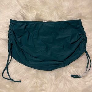 Skirted swim bottoms